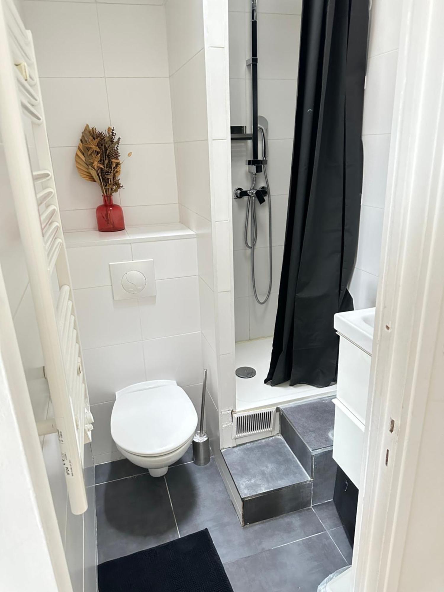 Ferienwohnung Charmant Studio Au Coeur Du 18E Paris Exterior foto